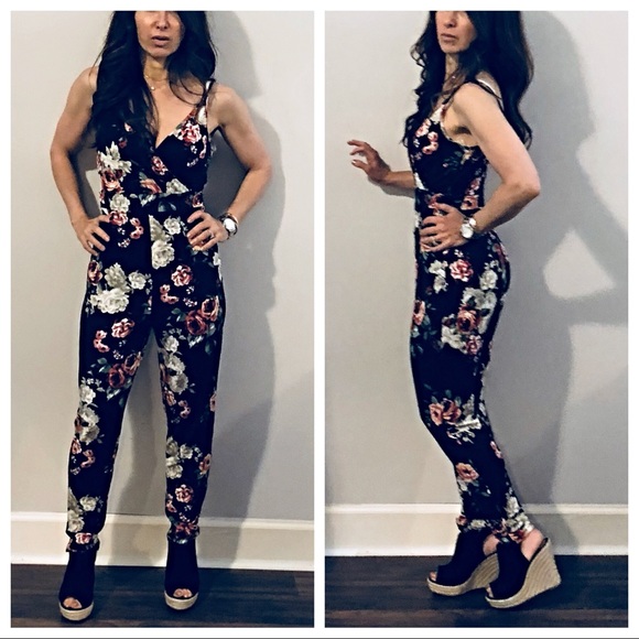 ✨LAST ONE✨Floral tank jumpsuit - Picture 4 of 8
